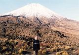 04 Lennarth ved Mt. Ngauruhoe, Tongariro Crossing - 030699